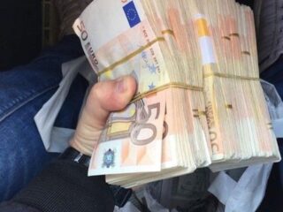 1000058078